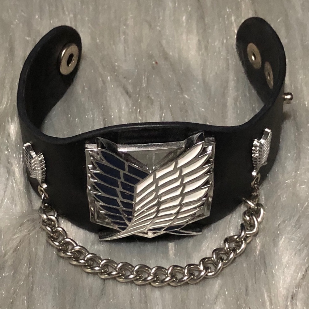 Attack on titan adjustable snap bracelet w/ chain